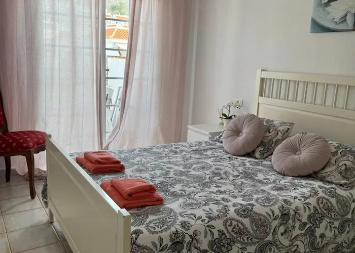 Beautiful On El Mirador Cristianos Apartamento